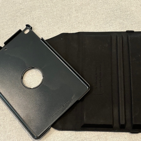 Fintie Rotating Case Cover iPad 6th / 5th Generation (2018 2017 Model, 9.7 inch) - Picture 5 of 7